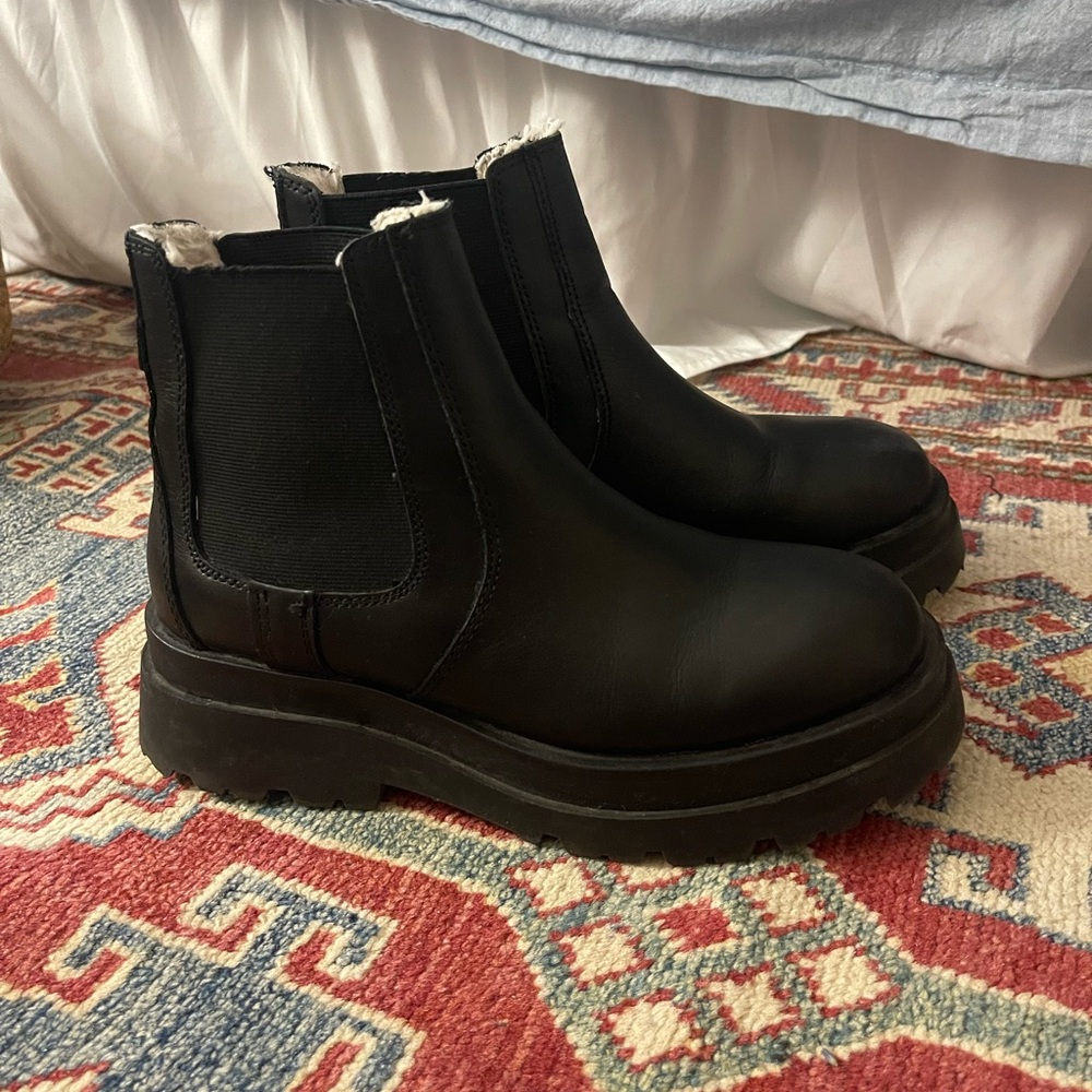 Black Chunky Chelsea Boots Shearling Lined